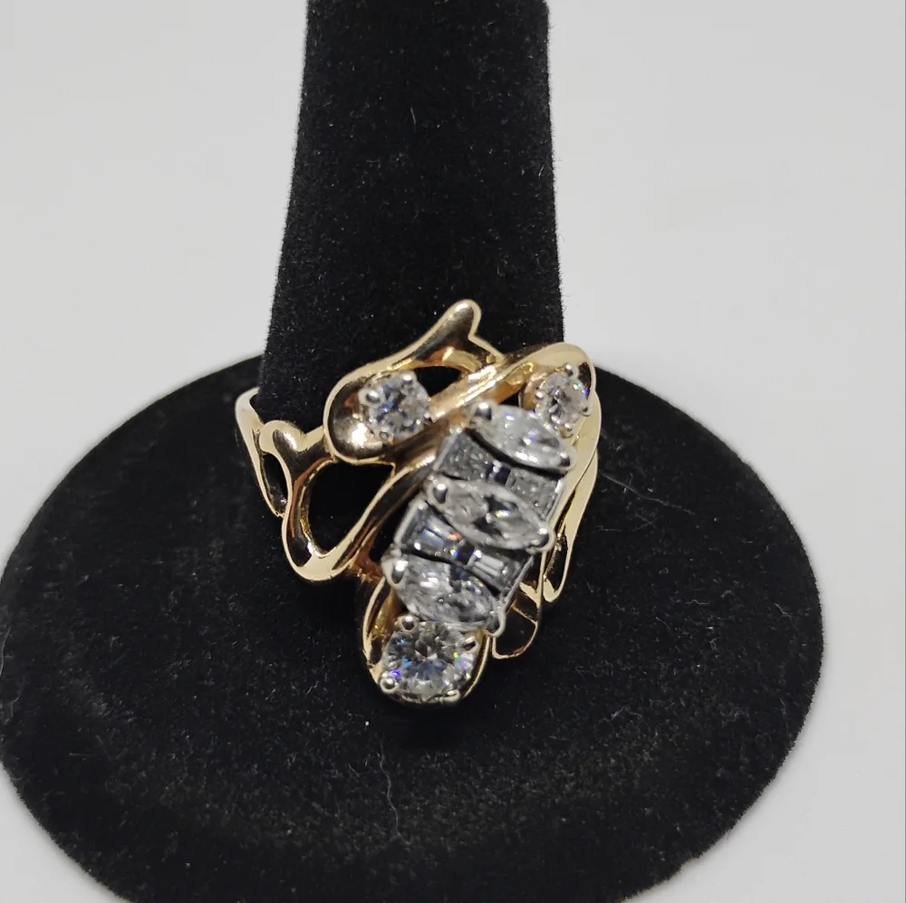 Ladies Statement Ring - Picture 4 of 6